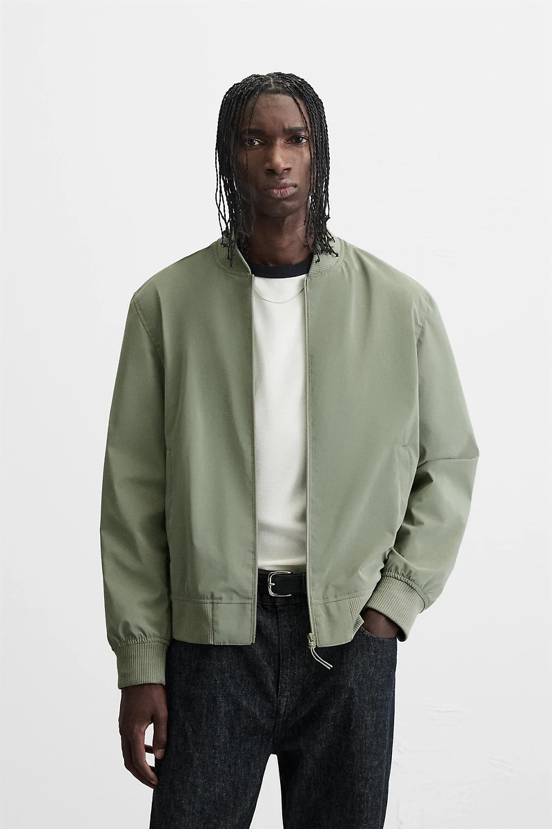 LIGHTWEIGHT BOMBER JACKET
