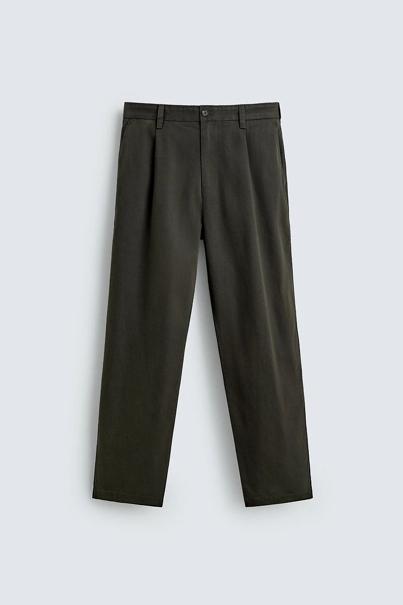 REGULAR FIT PLEATED PANTS