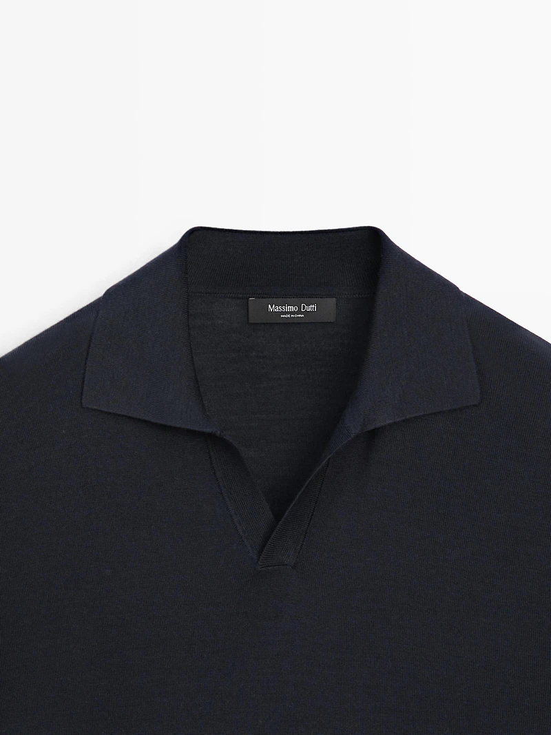 Polo en maille à col V