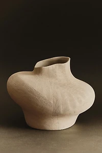 VASE EN CÉRAMIQUE IRRÉGULIÈRE