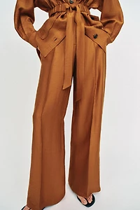 PANTALON FLUIDE EN LIN À FENTES