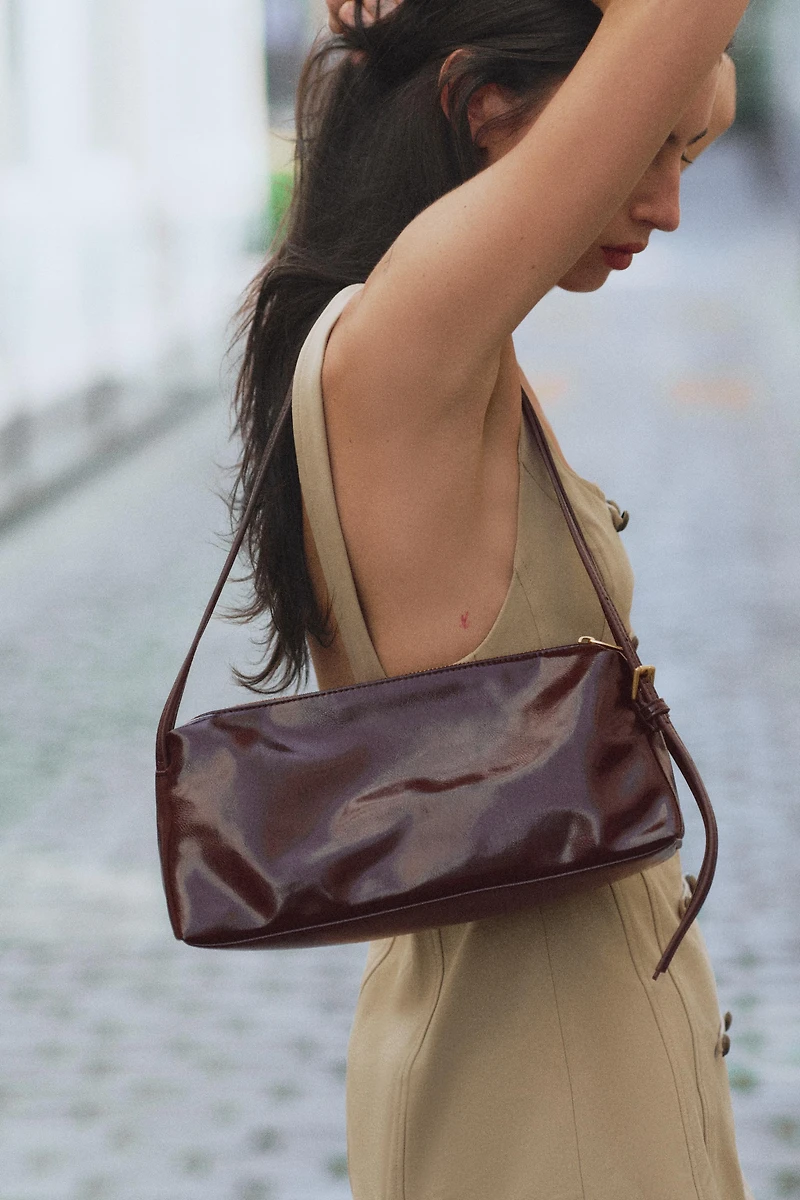SHOULDER BAG WITH BUCKLE DETAIL