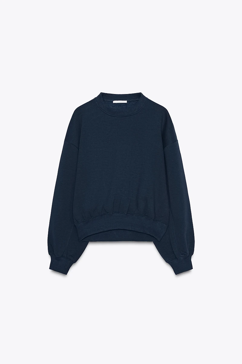 BASIC PLUSH SWEATSHIRT