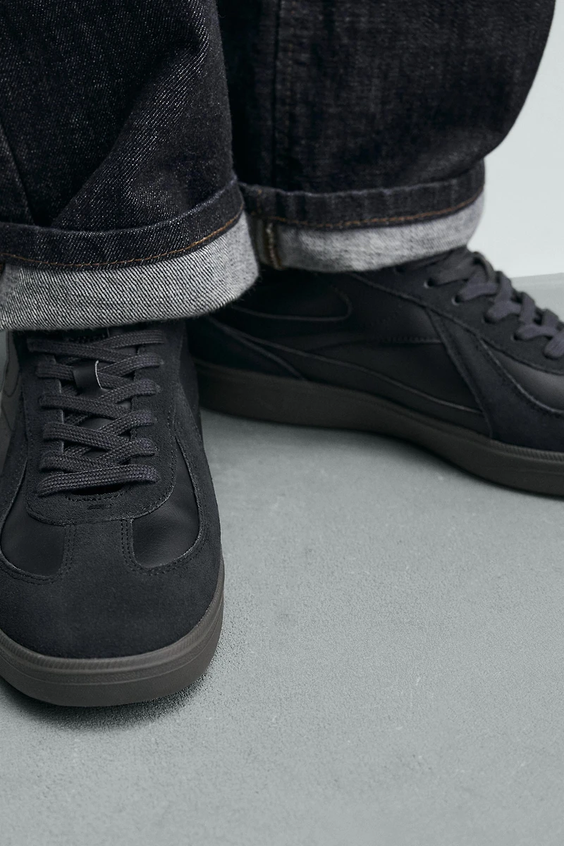 CONTRAST SOLE SNEAKERS