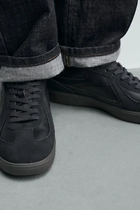 CONTRAST SOLE SNEAKERS