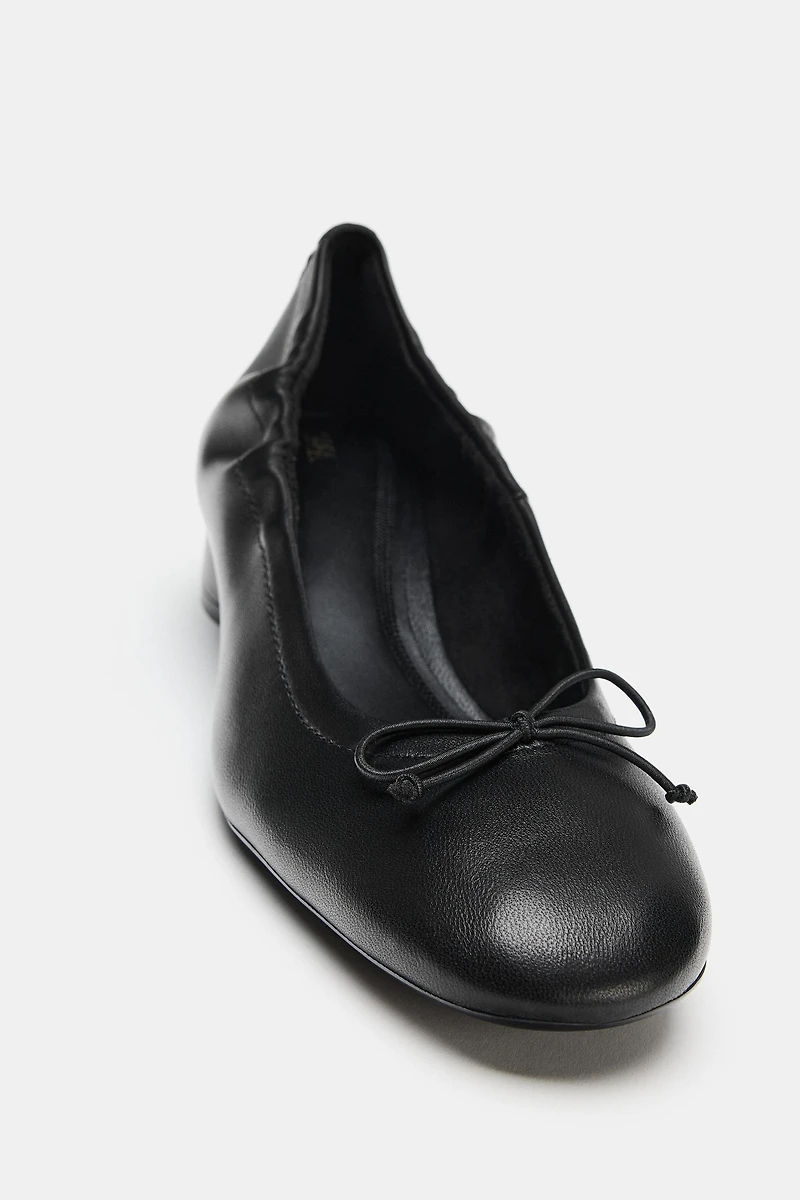 LEATHER HEELED BALLET FLATS