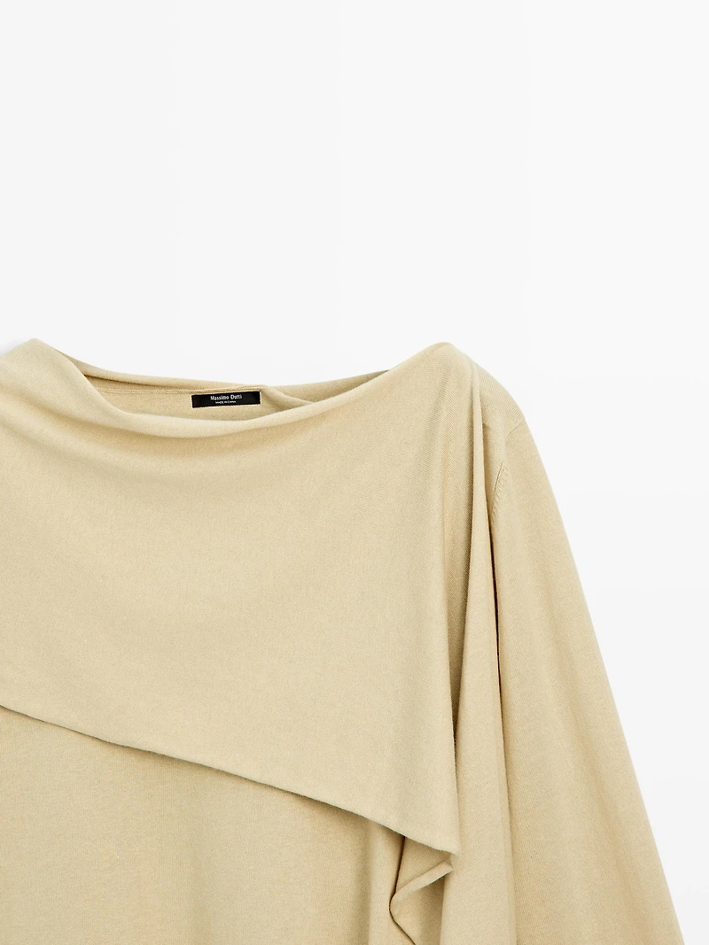 Pull en maille avec détail foulard