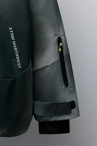 VESTE À CAPUCHE AMOVIBLE TIE DYE WATER RESISTANT ET COUPE-VENT SYSTÈME RECCO® COLLECTION SKI