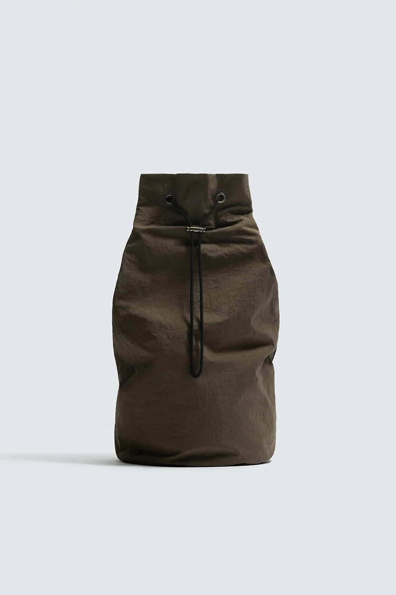 TECHNICAL BUCKET BAG