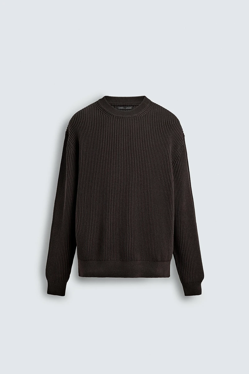 RIBBED TEXTURED SWEATER