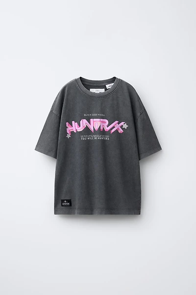 KPOP DEMON HUNTERS™ NETFLIX © WASHED EFFECT PRINTED T-SHIRT