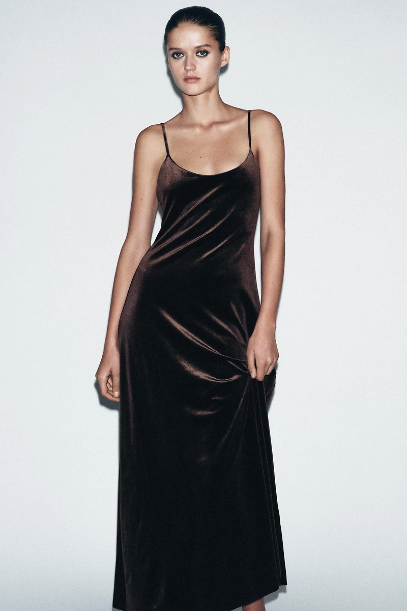 LONG VELVET DRESS