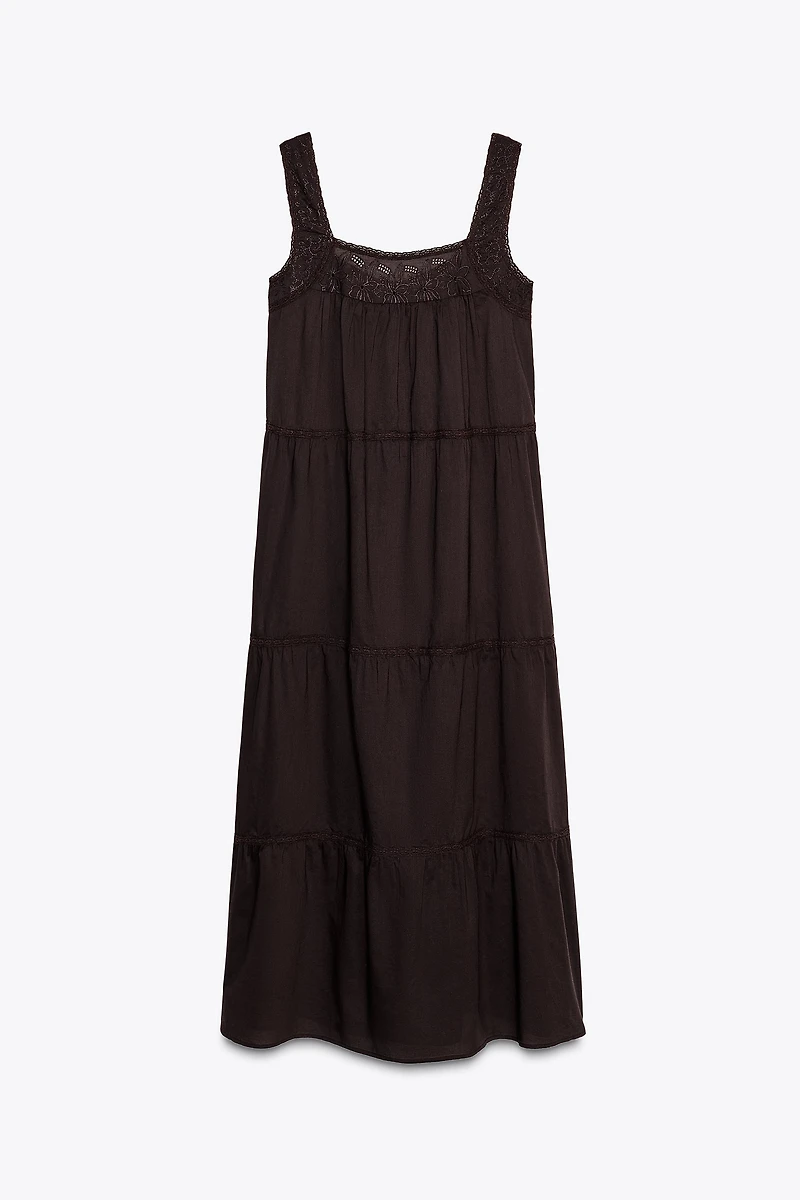 ROBE BRODERIES DENTELLE