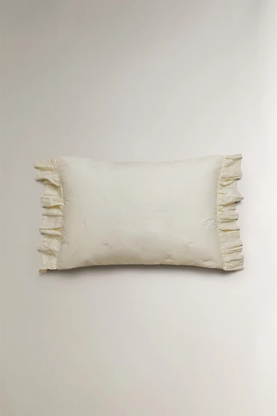 COTTON QUILT CUSHION COVER WITH RUFFLES