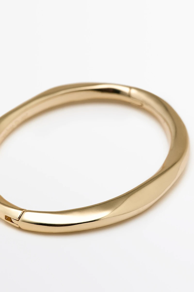 Fine irregular contour bracelet