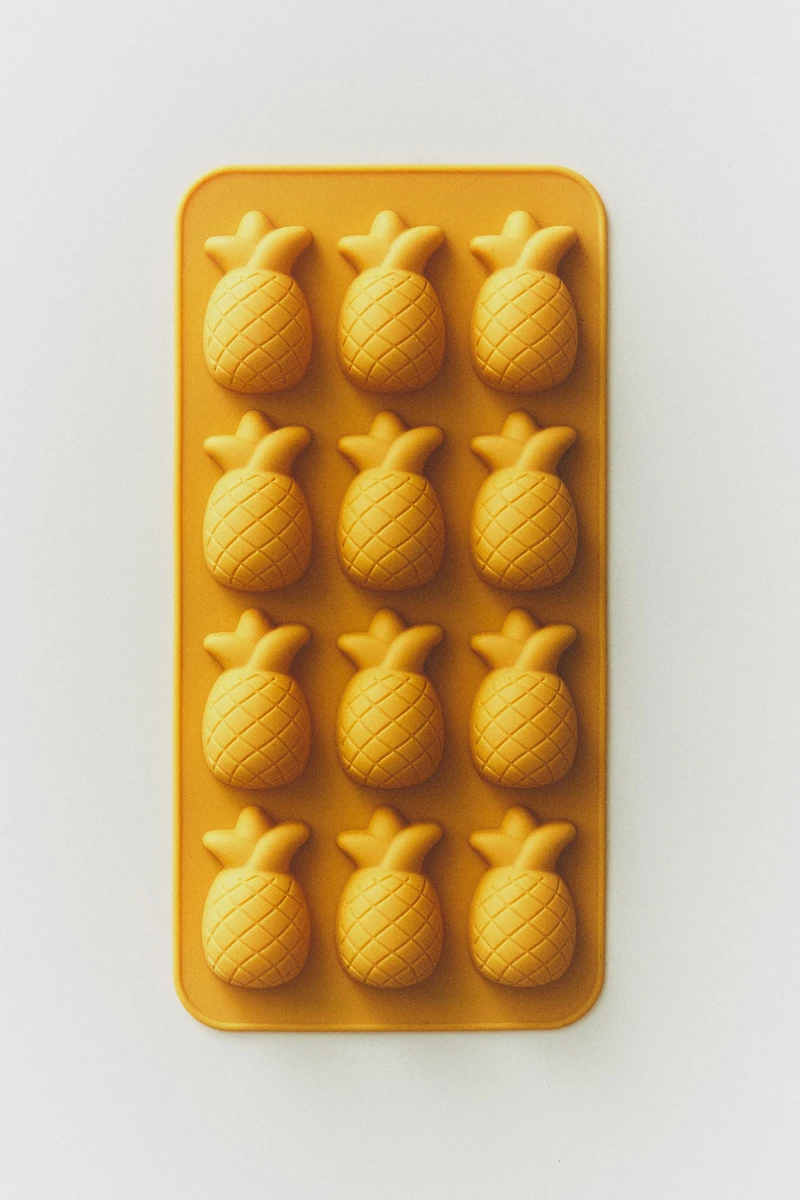 PINE CONE SILICONE ICE TRAY (12 CUBES)