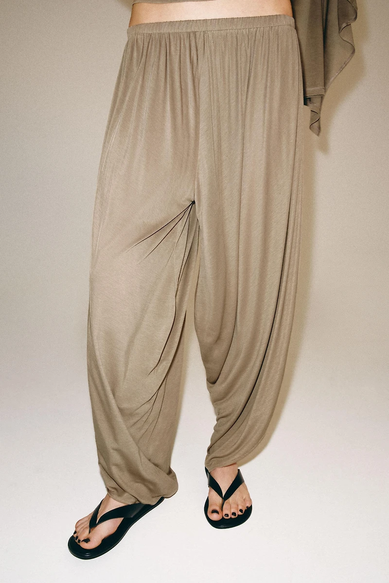 FLOWY BAGGY PANTS