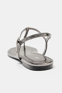 METALLIC FLAT SANDALS