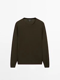 Merino wool crew neck knit sweater