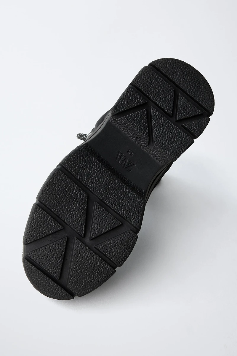 HIKING ANKLE BOOTS