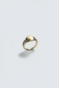 EMBOSSED SIGNET RING