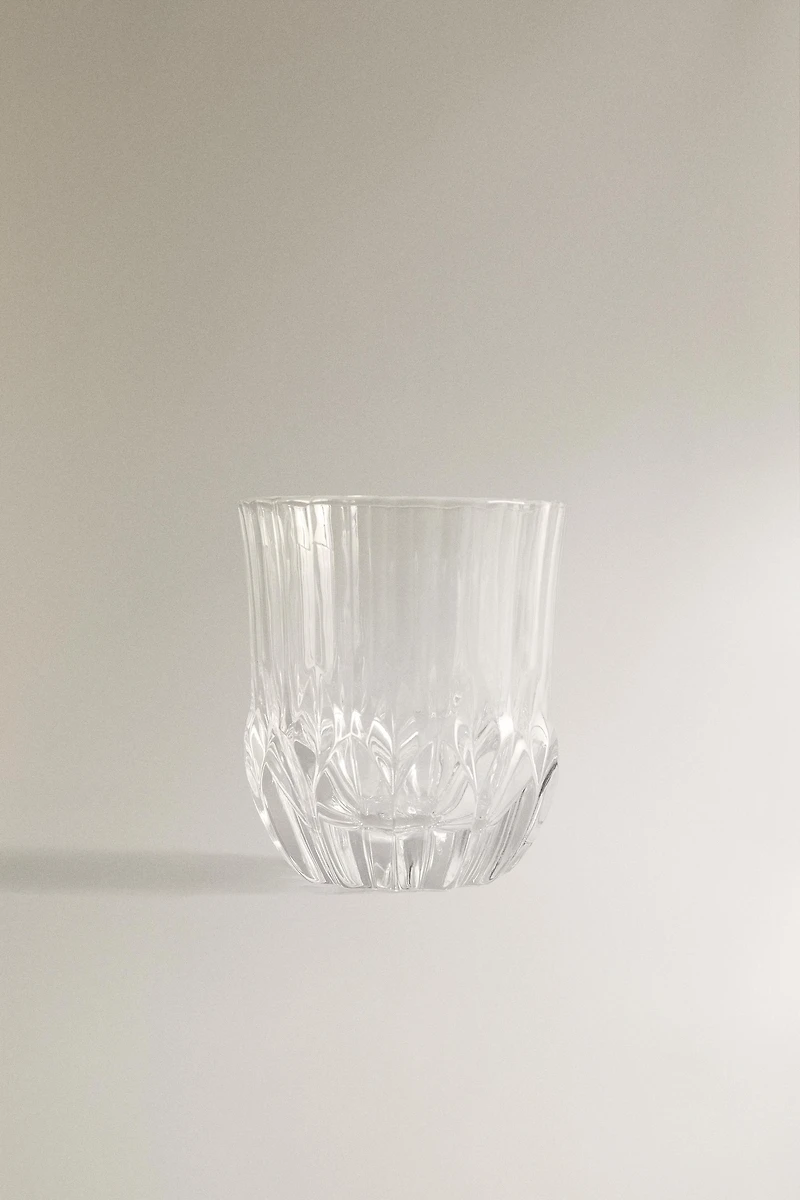 ENGRAVED-EFFECT CRYSTALLINE TUMBLER