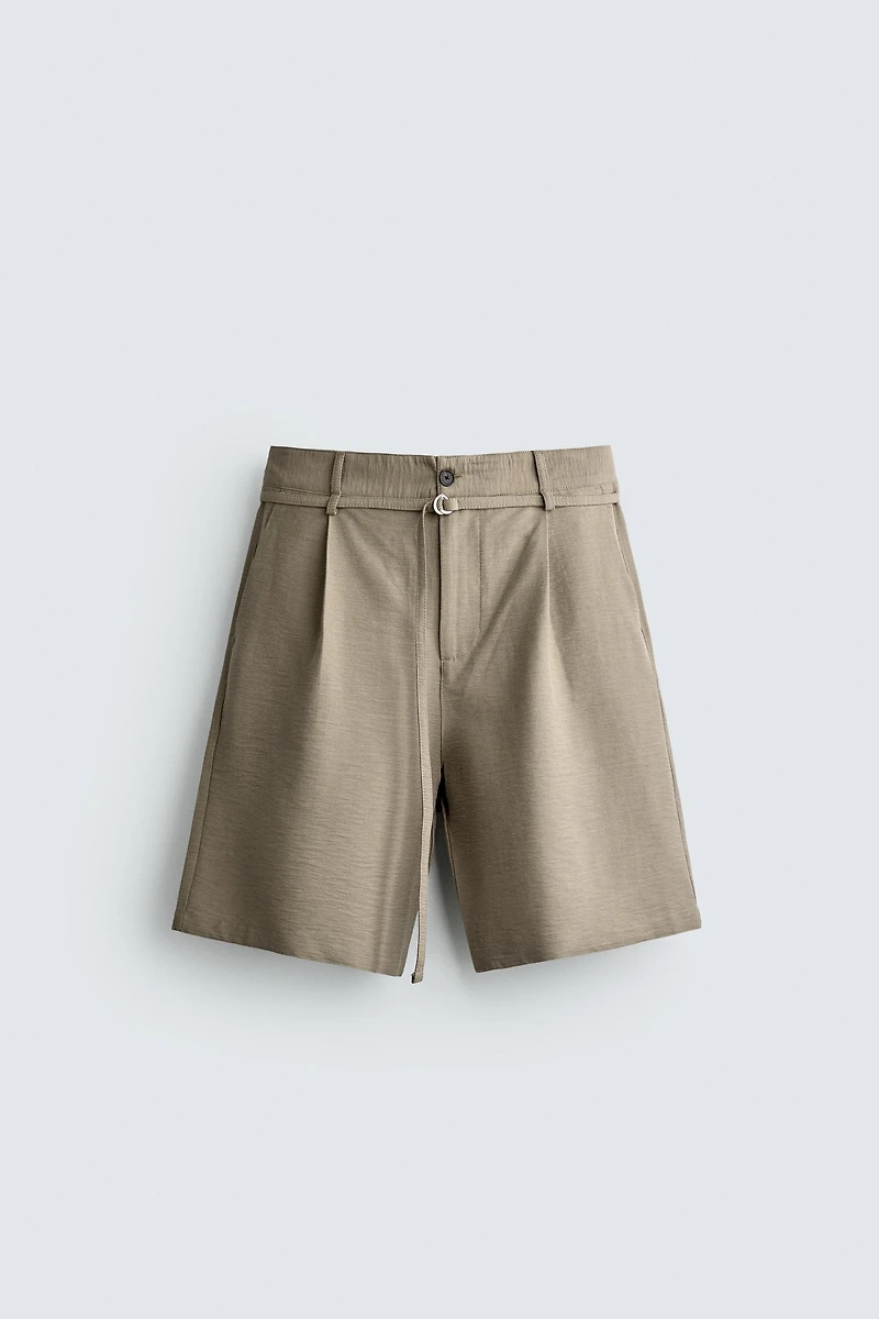 BERMUDA RELAXED FIT À PLIS ET CEINTURE