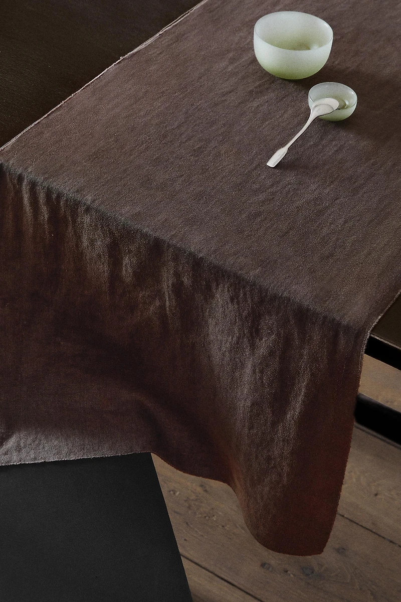 TABLE RUNNER 01