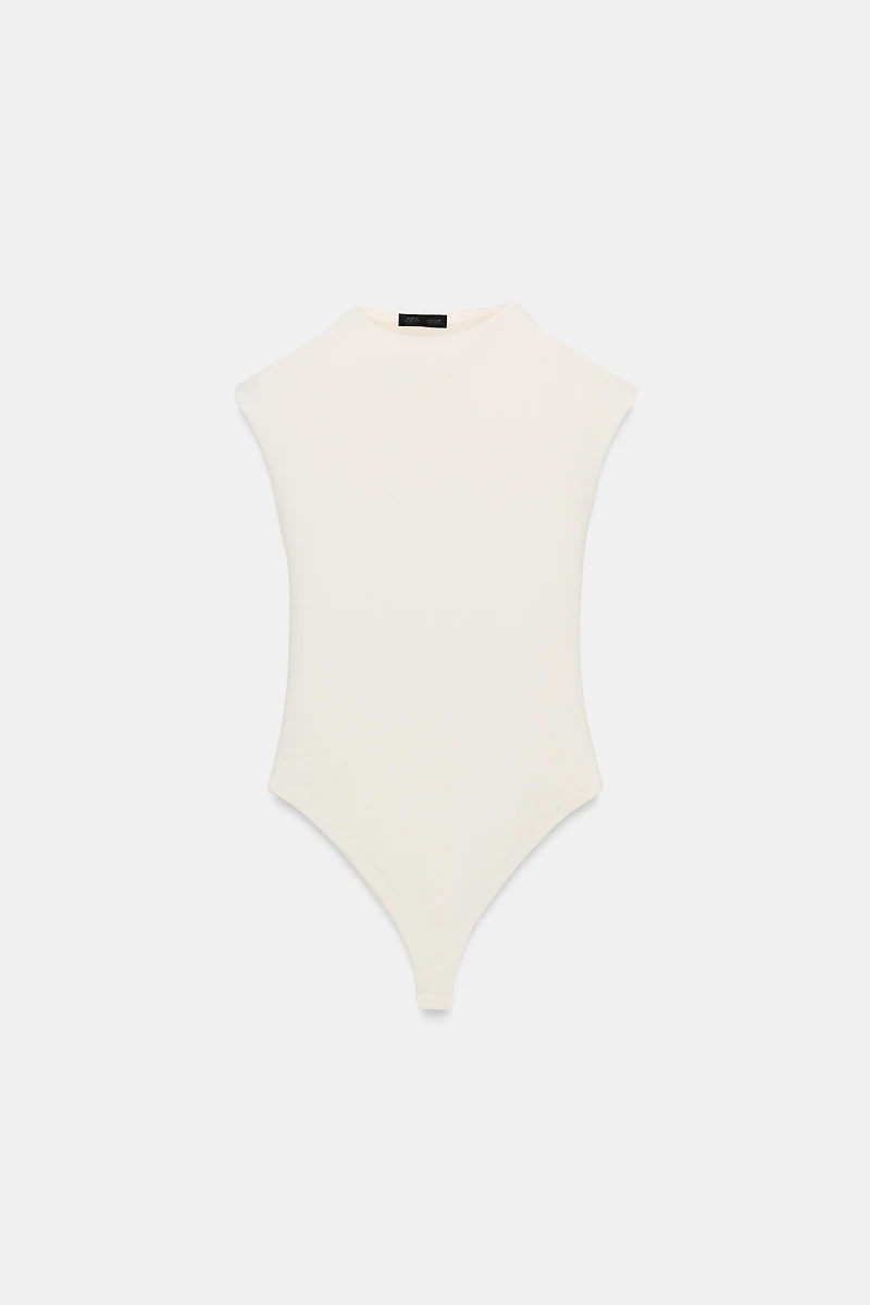 BODY STRETCH CUT OUT