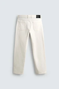 LOW-RISE STRAIGHT FIT PANTS