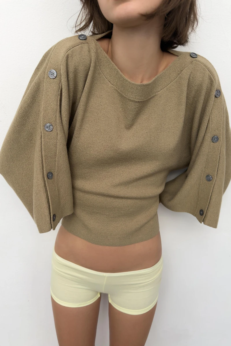 BUTTONED CAPE SLEEVE KNIT JUMPER