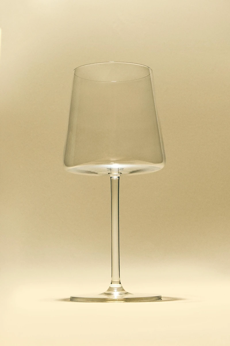 CONICAL CRYSTALLINE WINE GLASS