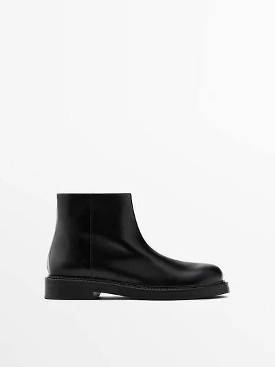 Leather ankle boots with suede lining