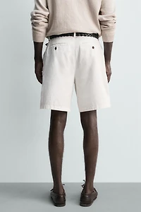 SHORT REGULAR FIT À PLIS