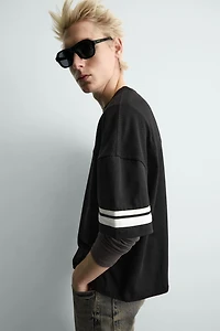 TEXTURED PRINT T-SHIRT