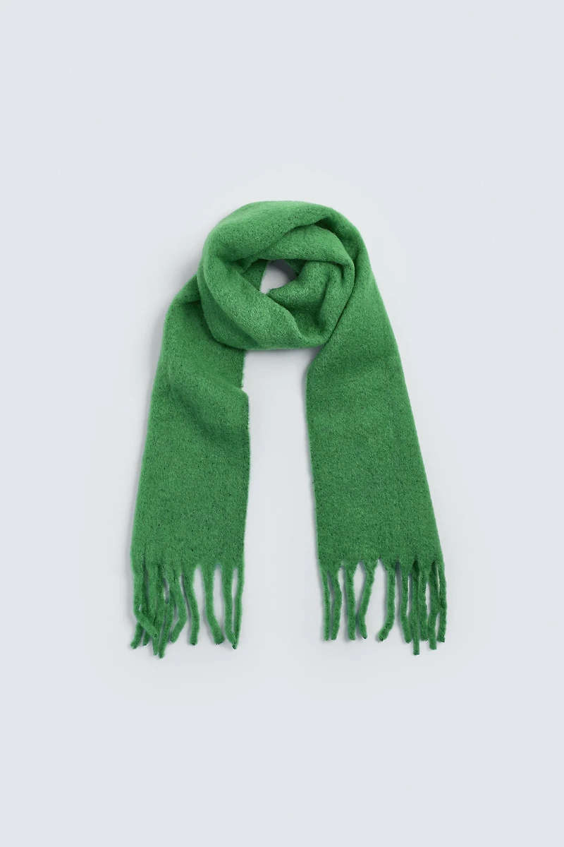 BRUSHED TEXTURE FRINGED SCARF