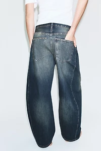 TRF OVERSIZE MID-RISE JEANS
