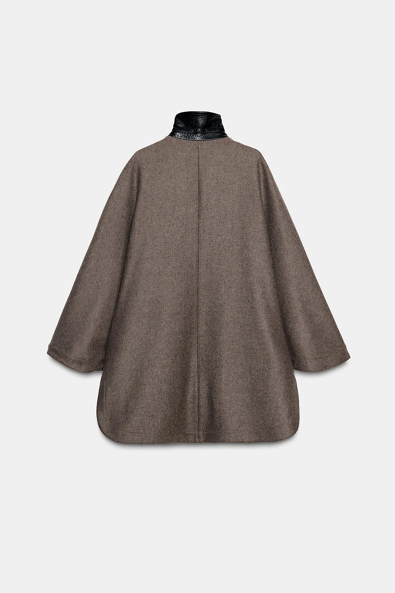 MANTEAU CAPE AVEC LAINE COL CONTRASTE