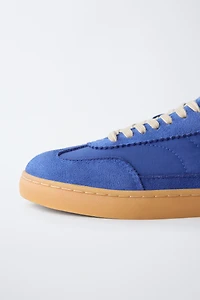 CONTRAST SNEAKERS