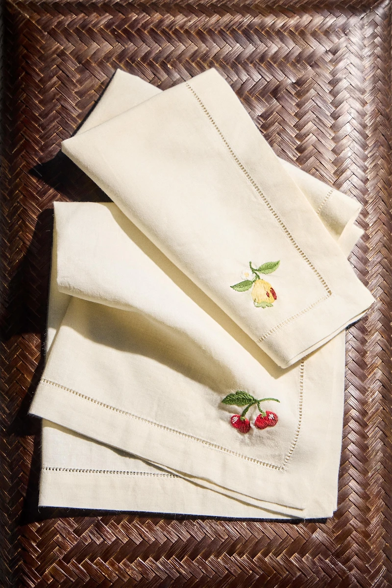 LOT DE SERVIETTES BRODÉES FRUITS (LOT DE 2)