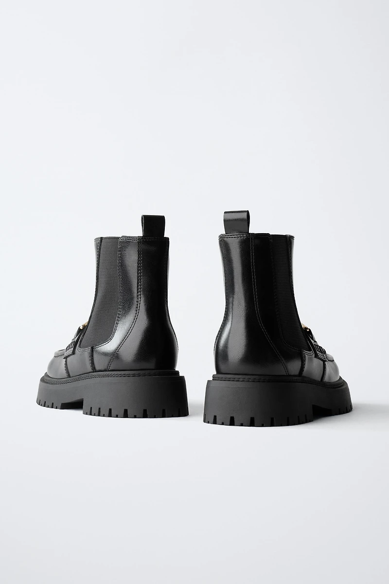 PATENT LEATHER ANKLE BOOTS WITH HEART DETAIL