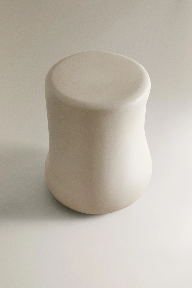 PAPIER-MÂCHÉ SIDE TABLE