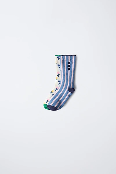 TWO-PACK OF STRIPED AND FLORAL SOCKS