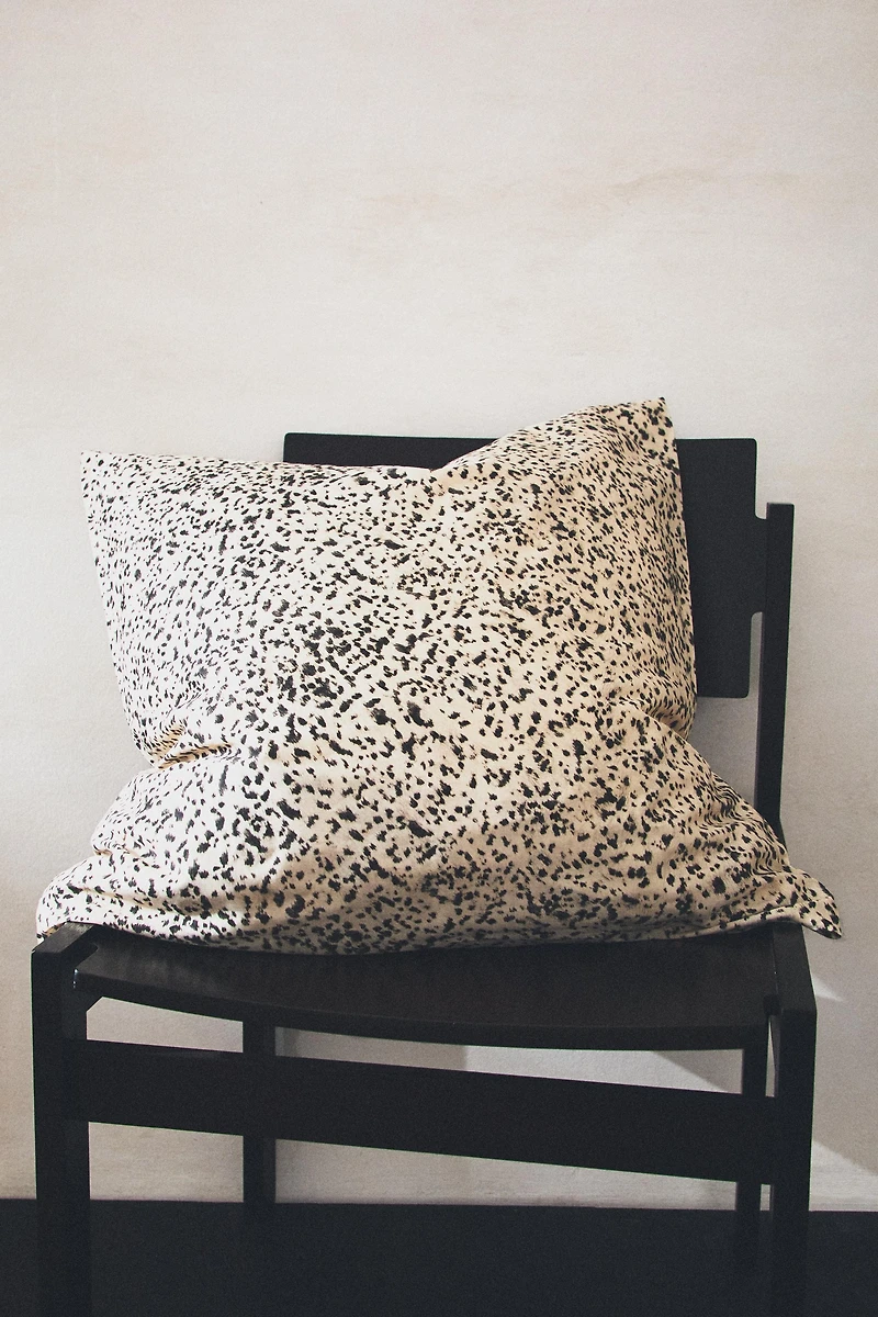 ANIMAL PRINT PILLOWCASE