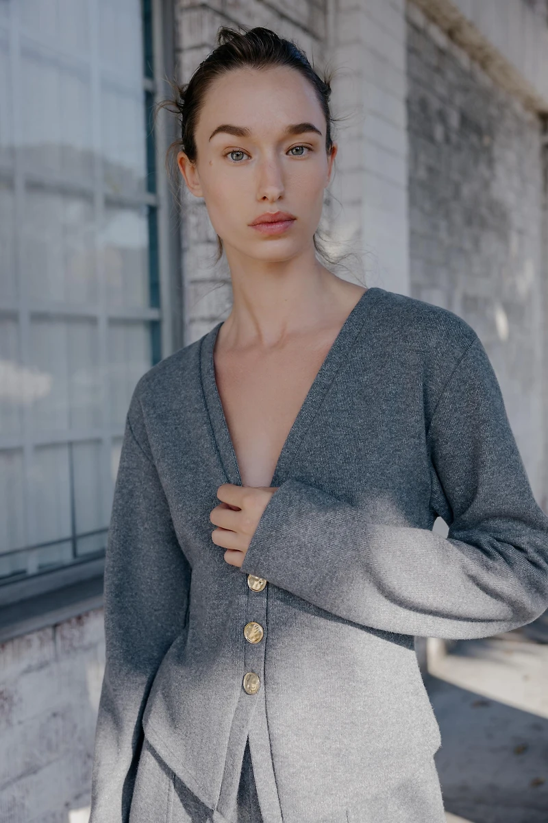 SOFT BUTTON CARDIGAN