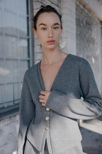 SOFT BUTTON CARDIGAN