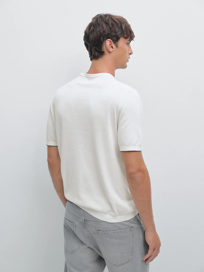 T-shirt en maille manches courtes détail de couleur
