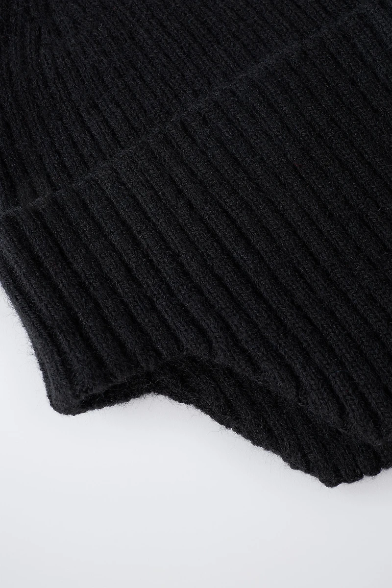 RIBBED HAT WITH EAR FLAPS