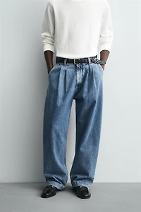 PLEATED WIDE FIT JEANS
