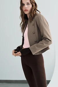 VESTE AJUSTÉE À RAYURES